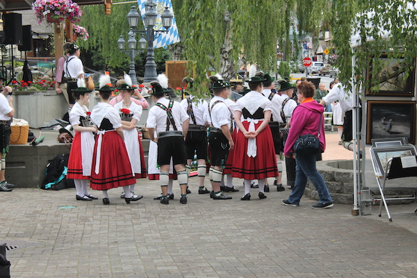 Leavenworth Performers